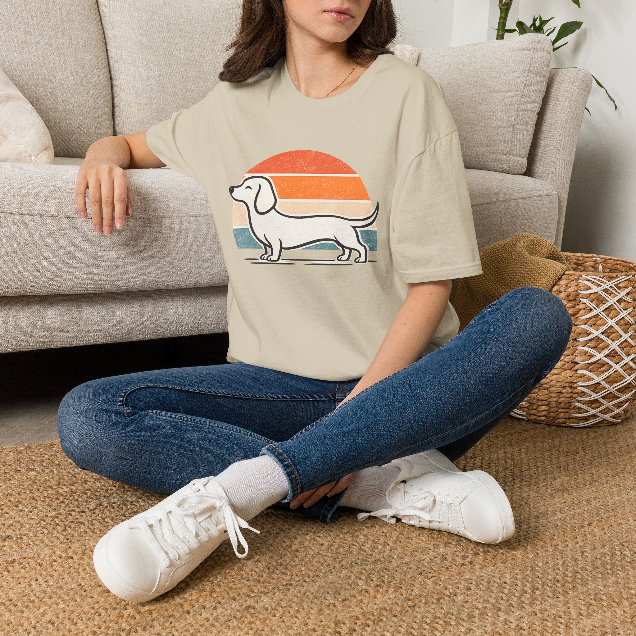 Dachshund Outline T-Shirt — Minimalist Wiener Dog Graphic