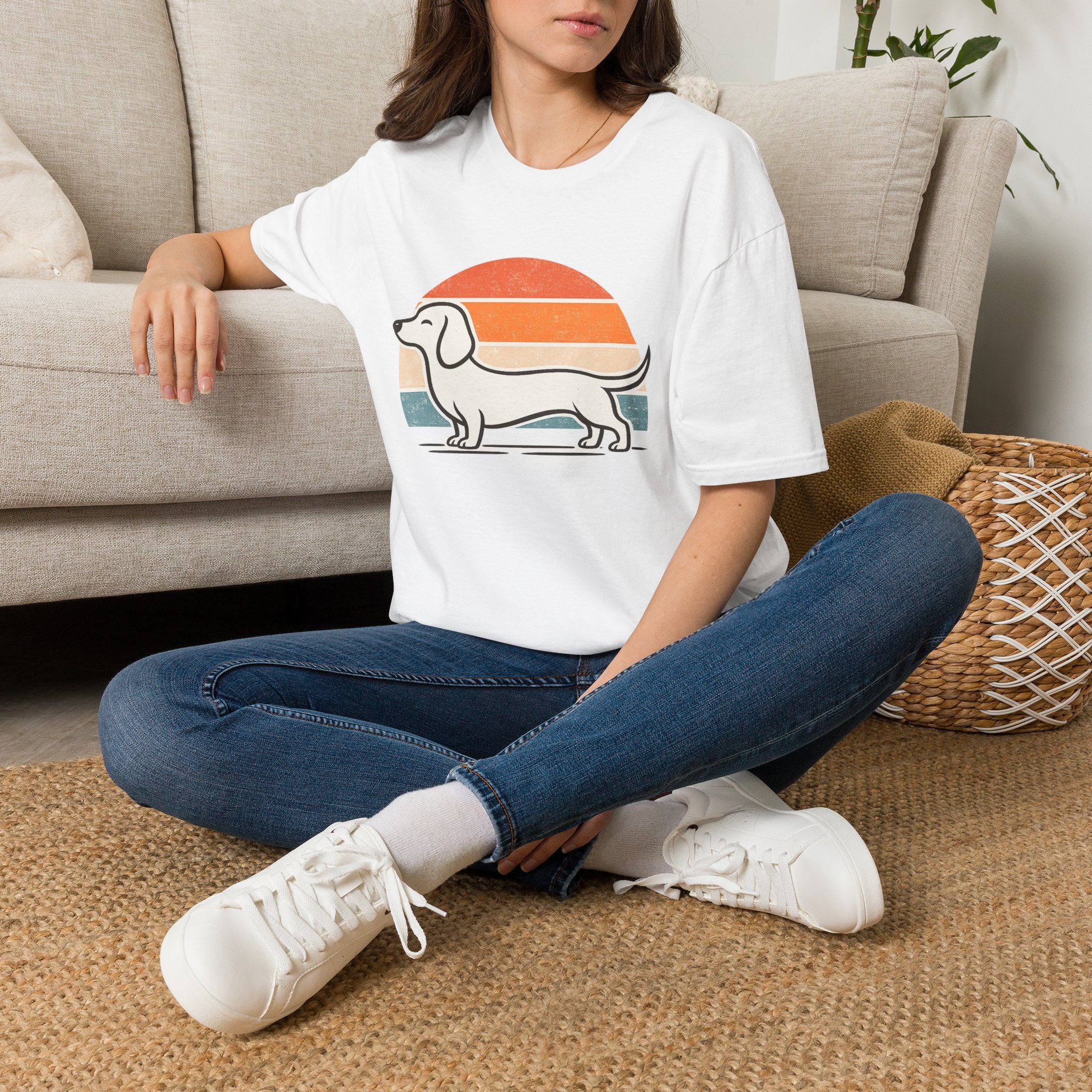 Dachshund Outline T-Shirt — Minimalist Wiener Dog Graphic