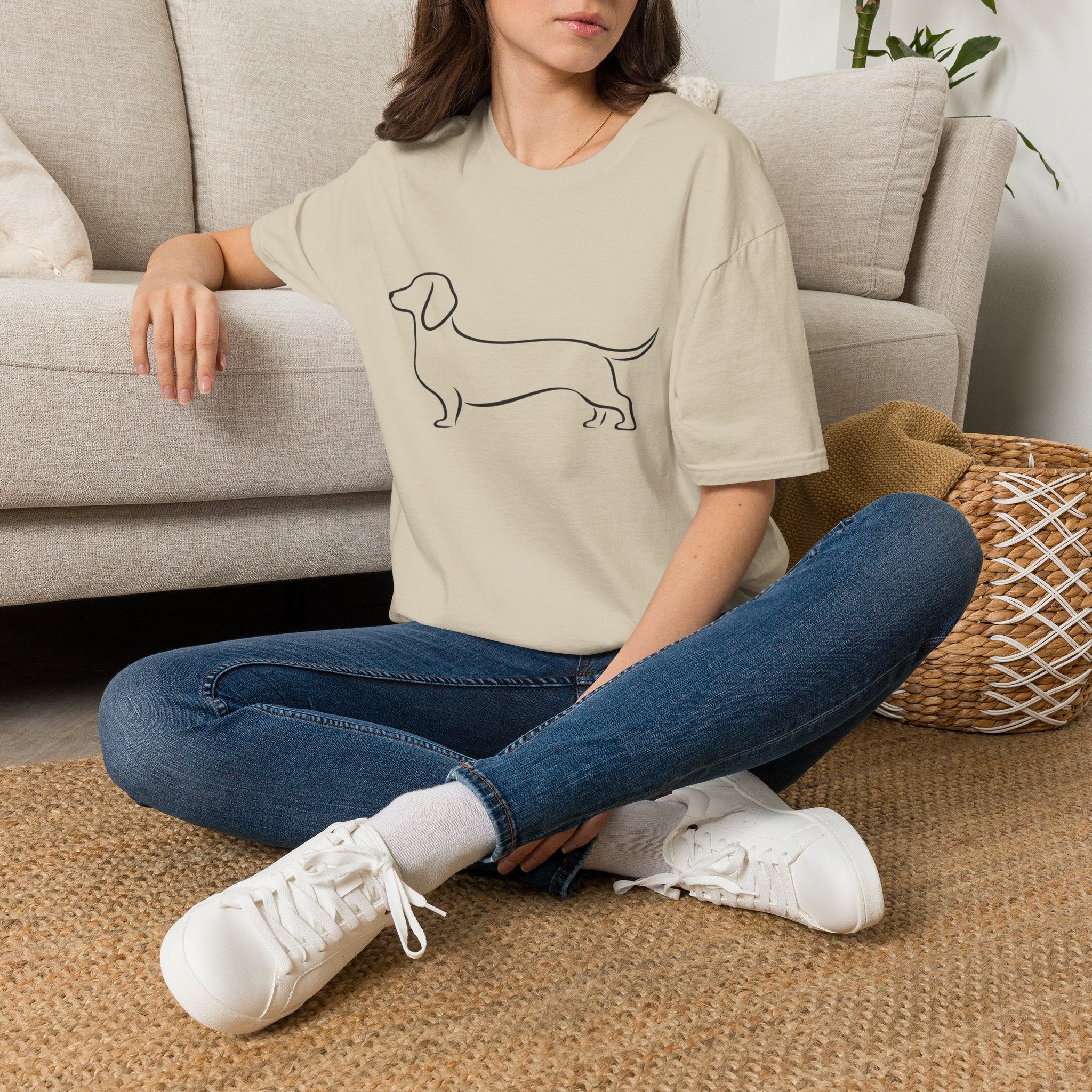 Dachshund Outline T-Shirt — Minimalist Wiener Dog Graphic